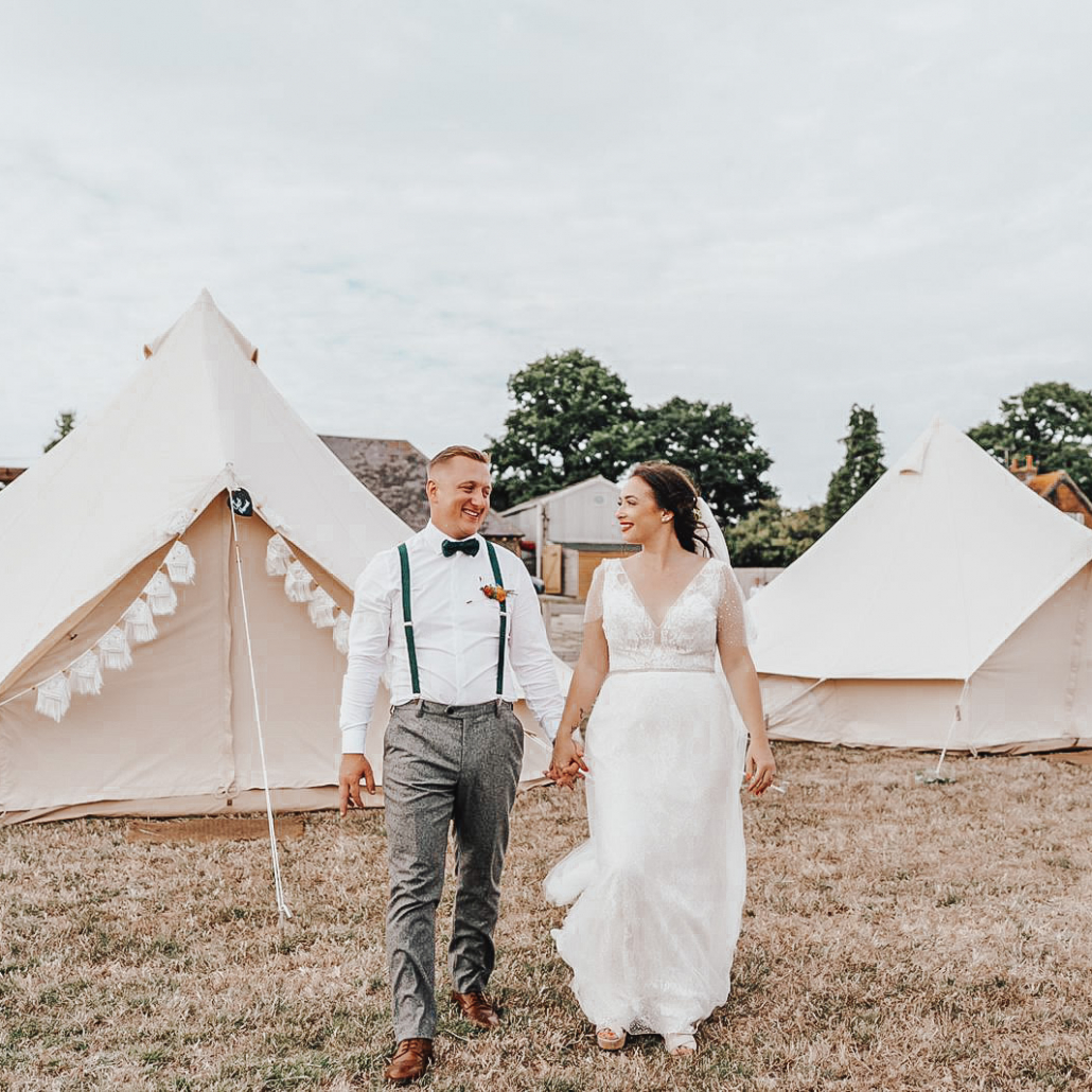 Wedding Glamping vs. Traditional Weddings: Which One Is Right for You?